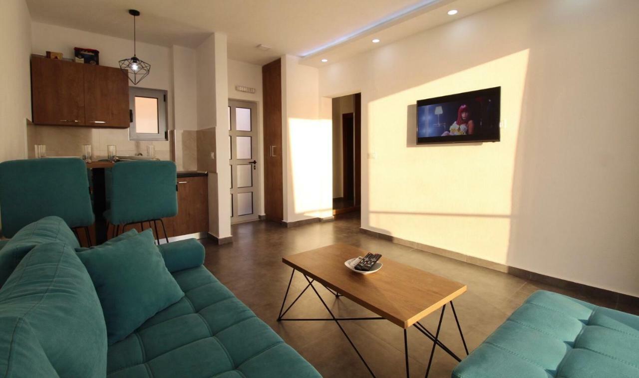 Apartments Komina Утьеха Экстерьер фото
